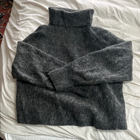 sayaka davis Sweaters - Sayaka Davis Cozy Women's Charcoal Gray Turtleneck Sweater